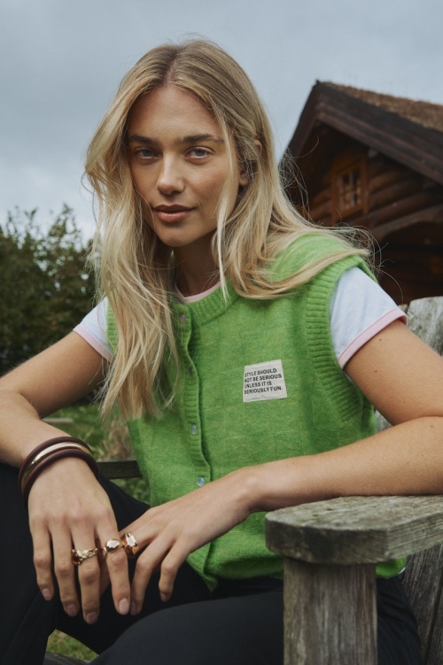 NURIETTE CHECK VEST PF26 - 4111